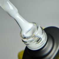 Must Have! Молочний Гель-лак Izzy Premium Milky для ідеального покриття фото к объявлению